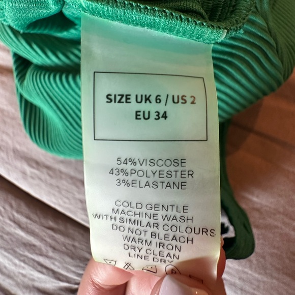 Ribbed, tank, cut out, snap button bodysuit. - Picture 4 of 8